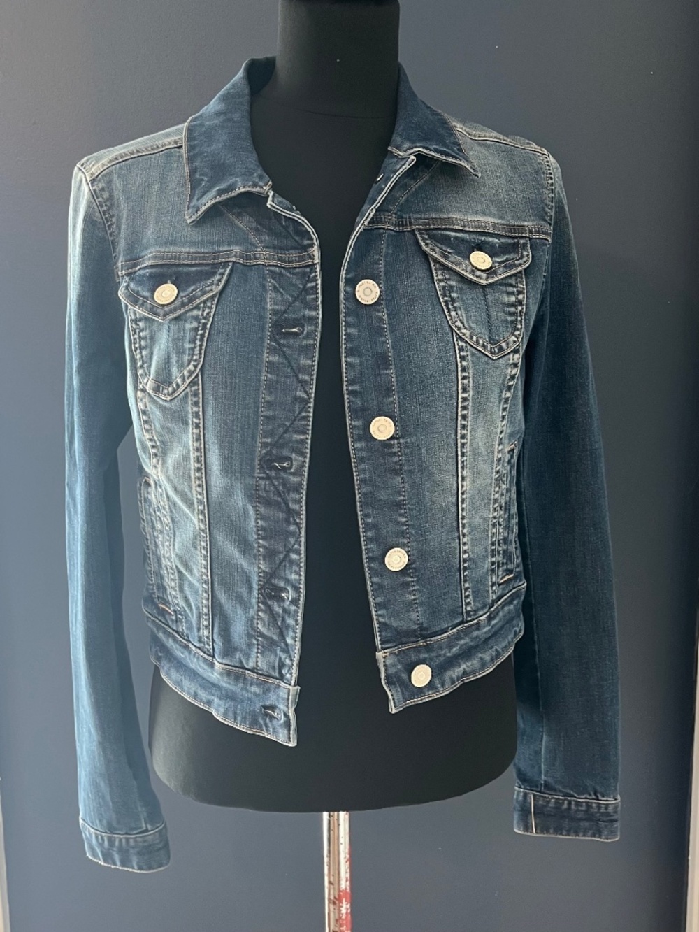 White House Black Market Cropped Denim Jean Jacket Size 4